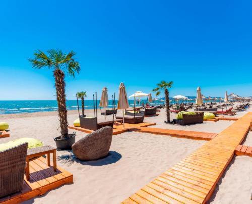 Gold Key Apartments, Durres Beach Екстериор снимка